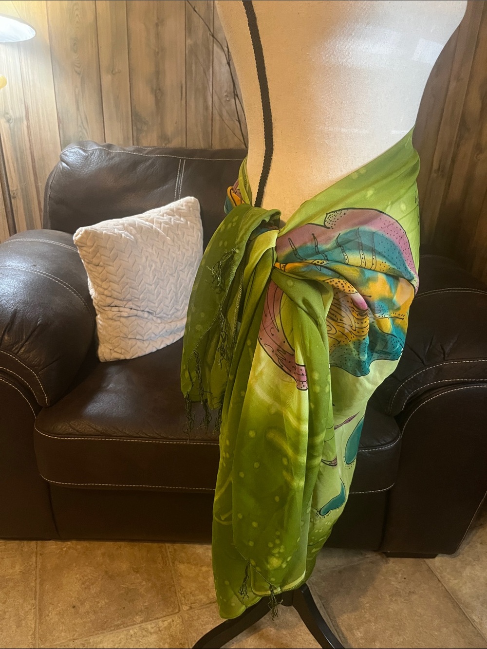 Green fish/sea print art to wear sarong scarf w/hand tied fringe. Beach Summer - Picture 3 of 9